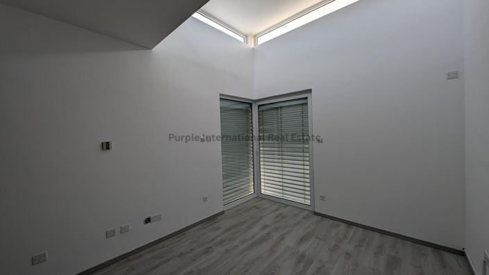 Image No.17-3 Bed House for sale