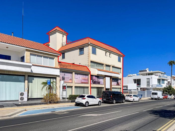 Image No.2-Commercial à vendre à Nicosie