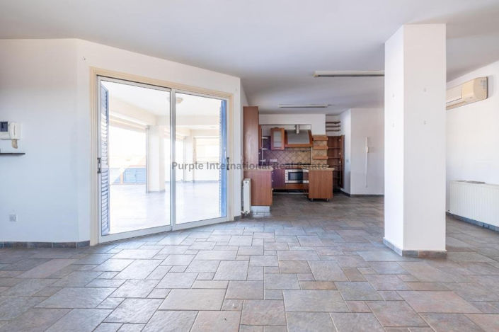 Image No.4-Commercial à vendre à Nicosie