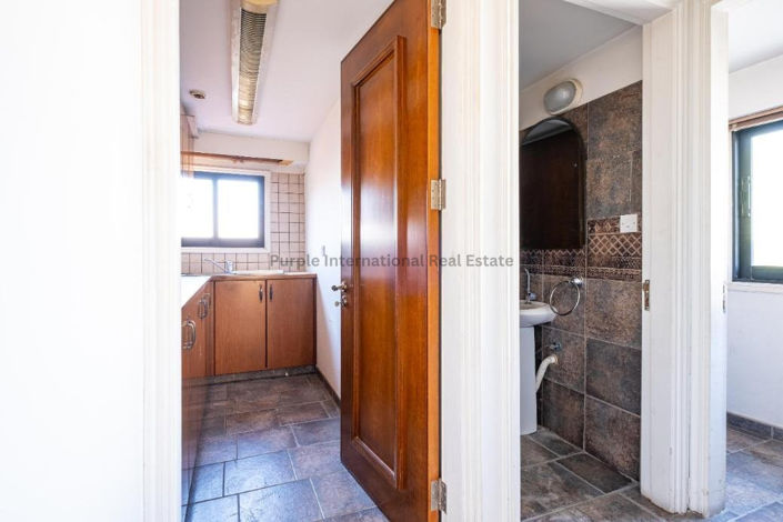 Image No.51-Commercial à vendre à Nicosie