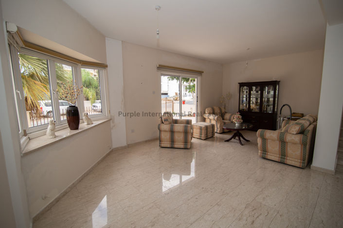 Image No.1-4 Bed Villa for sale