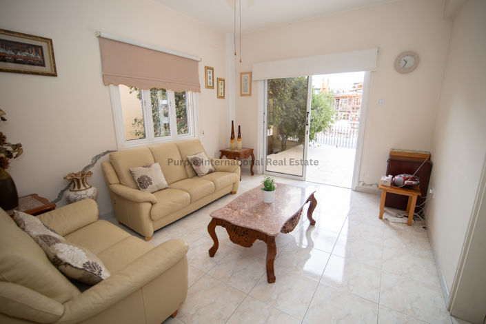 Image No.2-Villa de 4 chambres à vendre à Larnaca