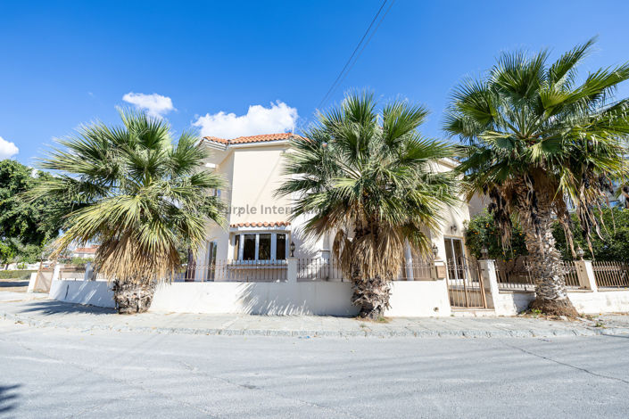 Image No.2-4 Bed Villa for sale