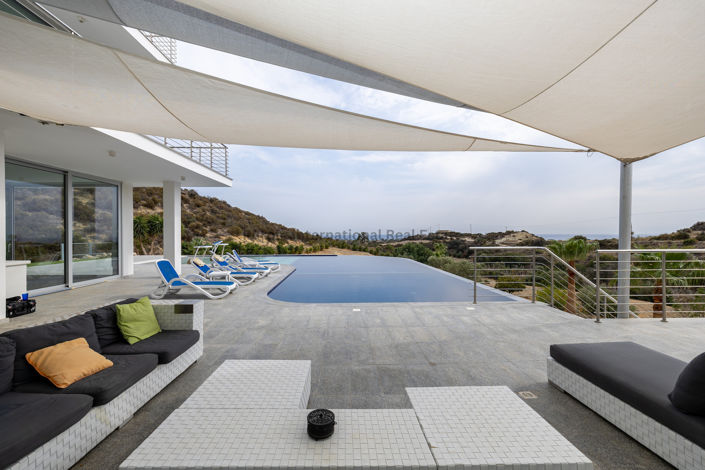 Image No.2-5 Bed Villa for sale