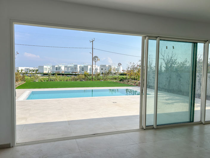 Image No.3-6 Bed Villa for sale