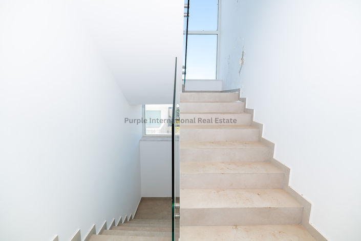 Image No.8-6 Bed Villa for sale