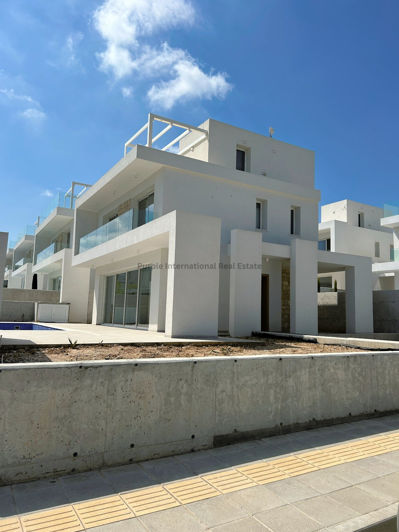 Image No.1-3 Bed Villa for sale