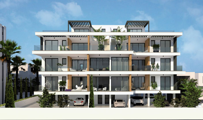 Image No.9-5 Bed Apartment for sale