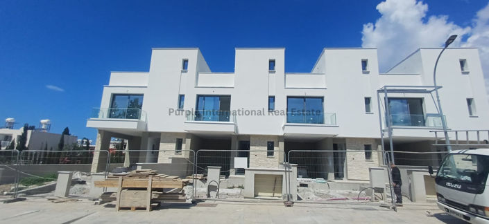 Image No.19-3 Bed Townhouse for sale