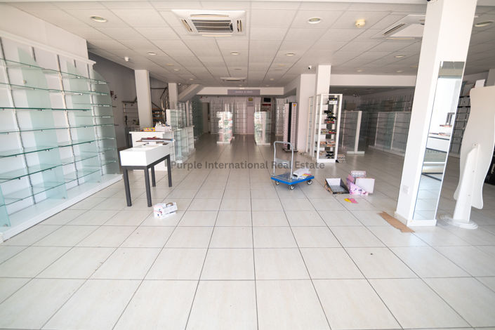 Image No.3-Commercial à vendre à Ayia Napa