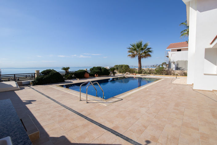 Image No.1-Villa de 4 chambres à vendre à Larnaca