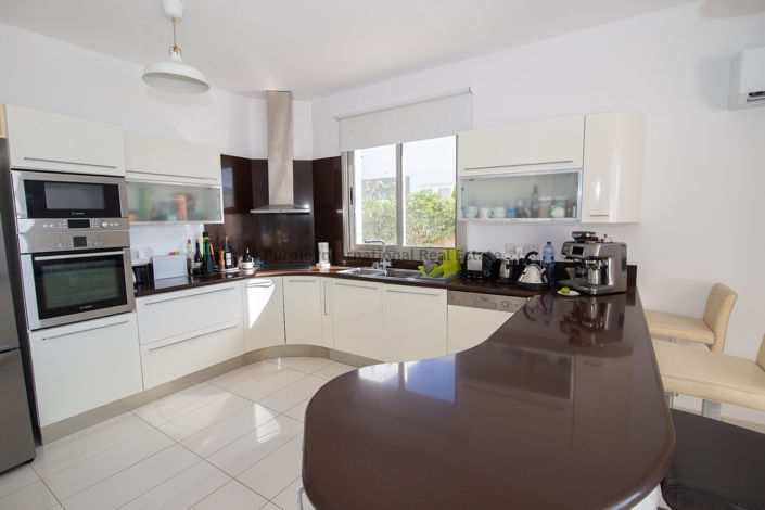 Image No.4-Villa de 4 chambres à vendre à Larnaca