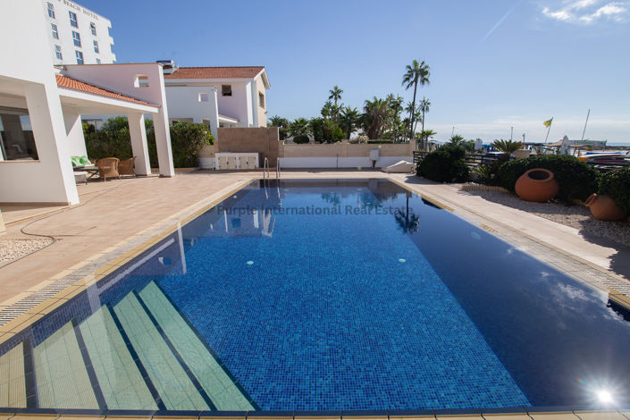 Image No.42-Villa de 4 chambres à vendre à Larnaca