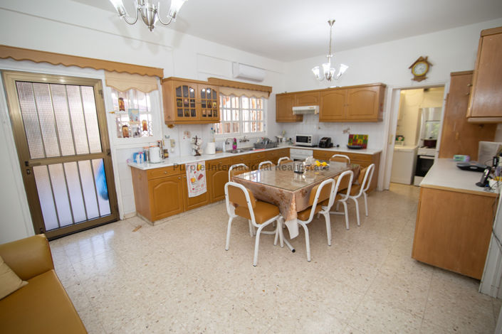 Image No.2-Villa de 4 chambres à vendre à Larnaca