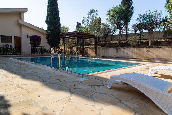 Image No.1-4 Bed Villa for sale