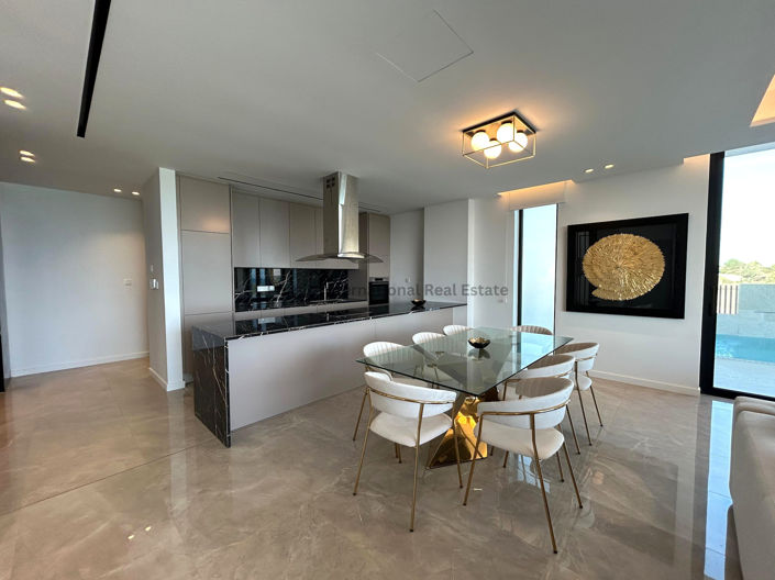 Image No.8-Villa de 4 chambres à vendre à Ayia Thekla