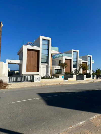 Image No.2-5 Bed Villa for sale