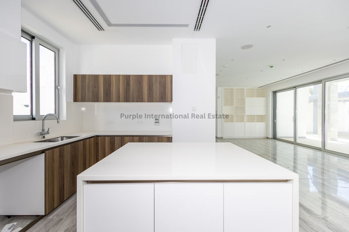 Image No.10-5 Bed Villa for sale