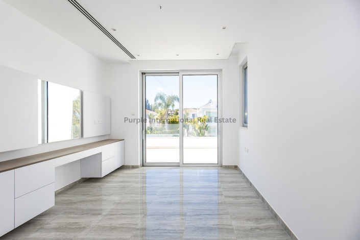 Image No.25-5 Bed Villa for sale