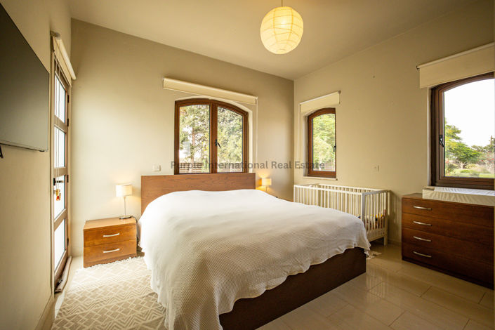 Image No.12-7 Bed Villa for sale