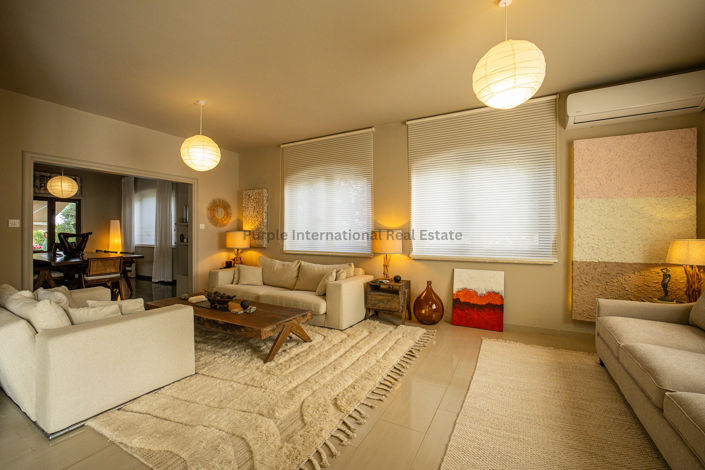 Image No.18-7 Bed Villa for sale