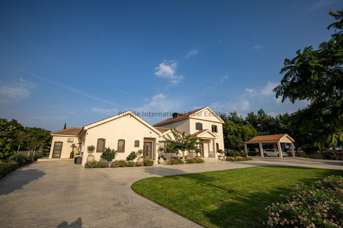 Image No.2-7 Bed Villa for sale