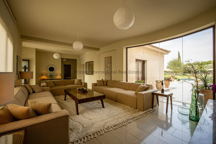 Image No.4-7 Bed Villa for sale