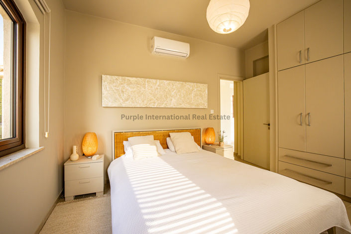 Image No.8-7 Bed Villa for sale