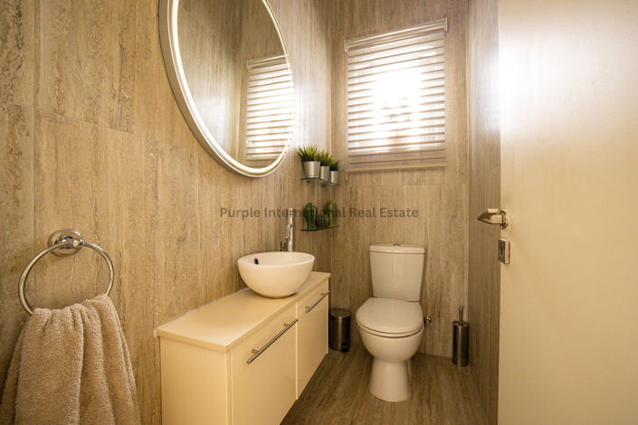 Image No.9-7 Bed Villa for sale