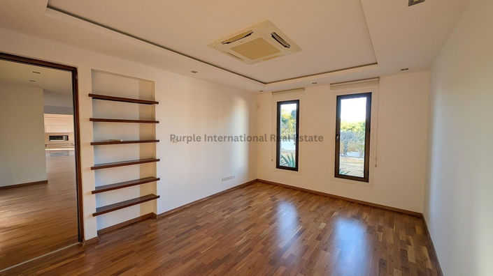 Image No.23-6 Bed House for sale