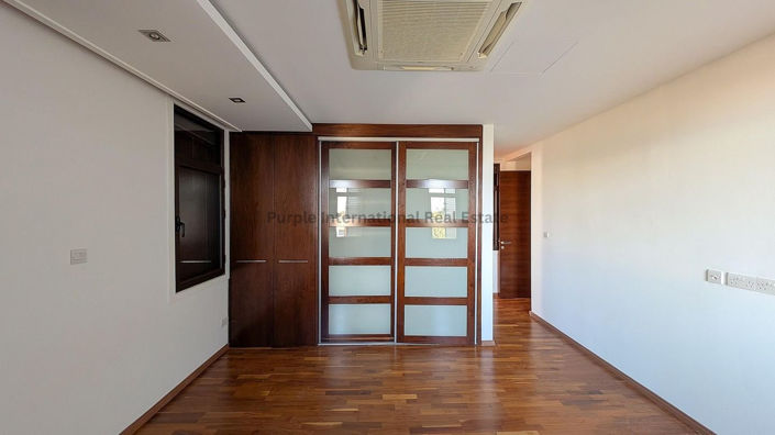 Image No.27-6 Bed House for sale