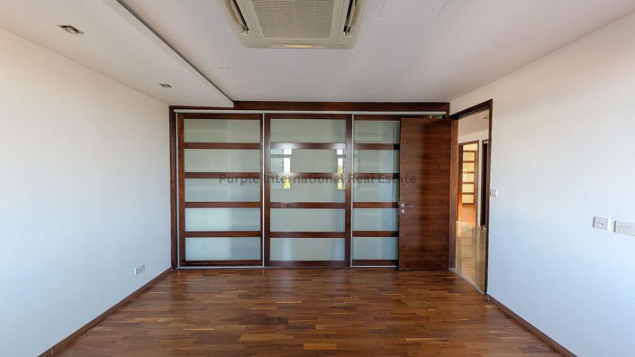 Image No.29-6 Bed House for sale