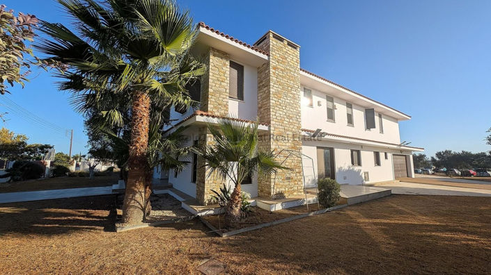 Image No.4-6 Bed House for sale