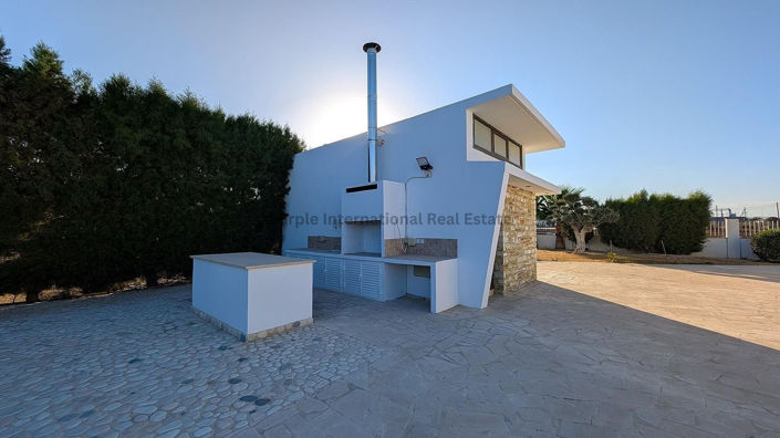 Image No.41-6 Bed House for sale