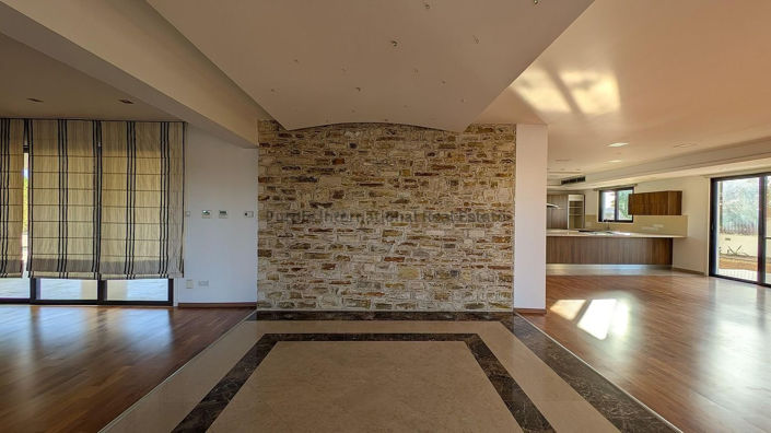 Image No.6-6 Bed House for sale