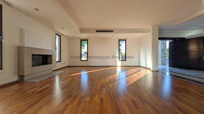 Image No.9-6 Bed House for sale