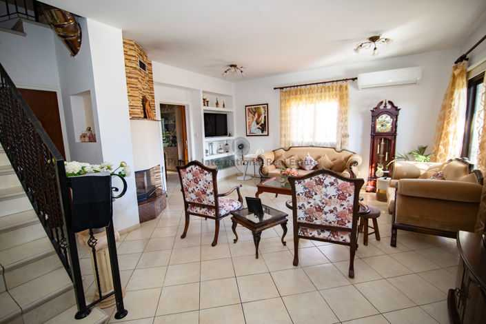 Image No.11-3 Bed Villa for sale