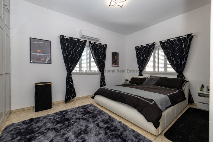 Image No.12-3 Bed Bungalow for sale