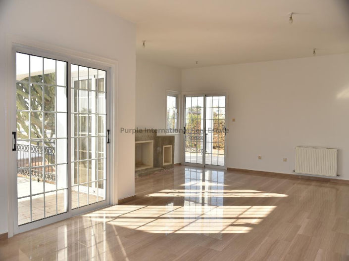 Image No.10-4 Bed Villa for sale