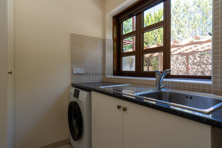 Image No.13-8 Bed Villa for sale