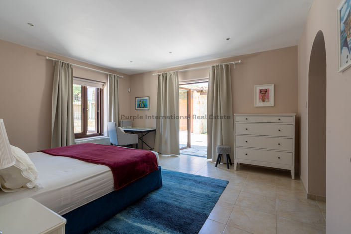 Image No.16-8 Bed Villa for sale