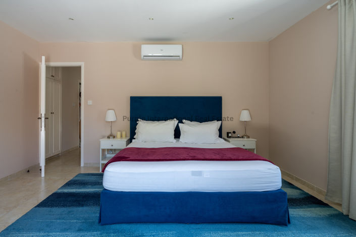 Image No.17-8 Bed Villa for sale