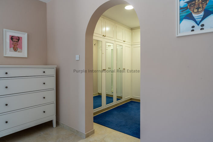 Image No.18-8 Bed Villa for sale