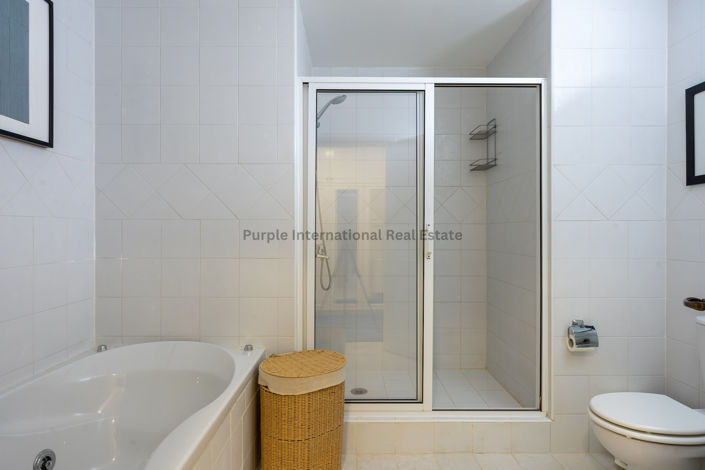 Image No.20-8 Bed Villa for sale