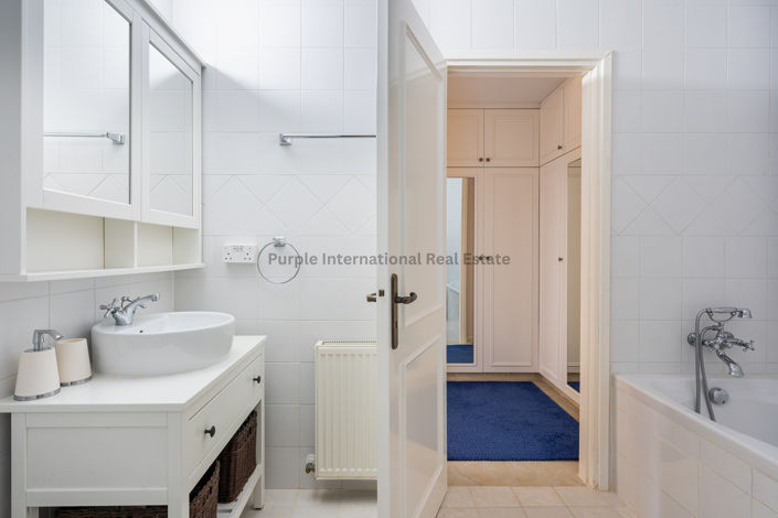 Image No.23-8 Bed Villa for sale