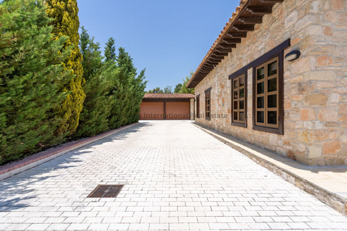 Image No.39-8 Bed Villa for sale