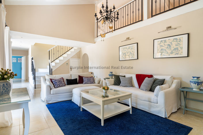 Image No.6-8 Bed Villa for sale