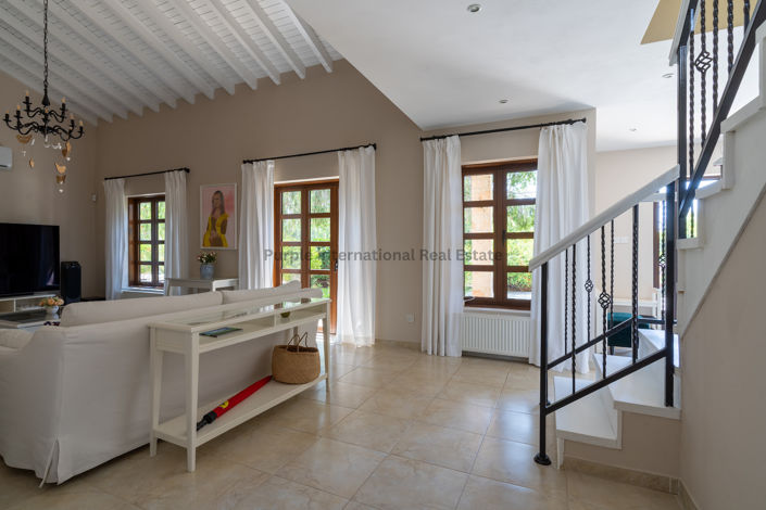 Image No.8-8 Bed Villa for sale