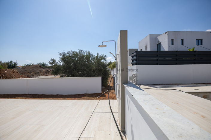 Image No.10-5 Bed Villa for sale