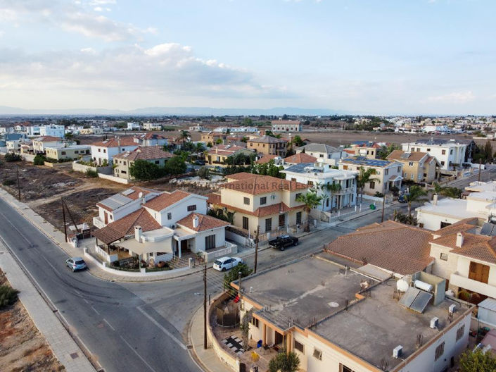 Image No.2-Maison de 4 chambres à vendre à Frenaros